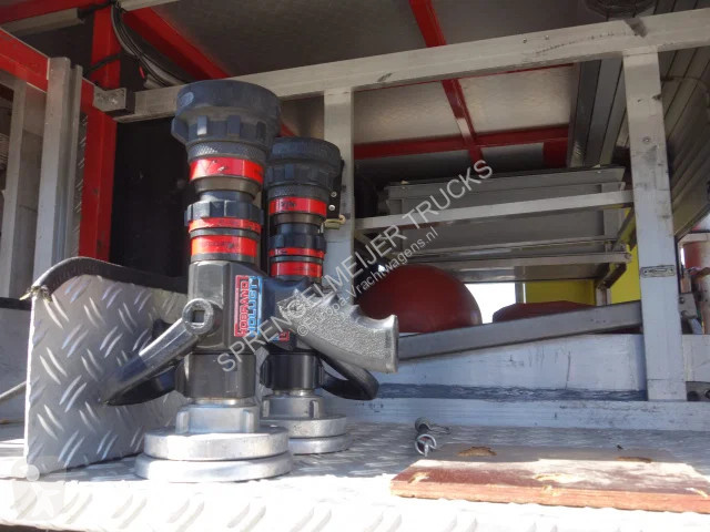 شاحنة Mercedes 1325 godiva pump