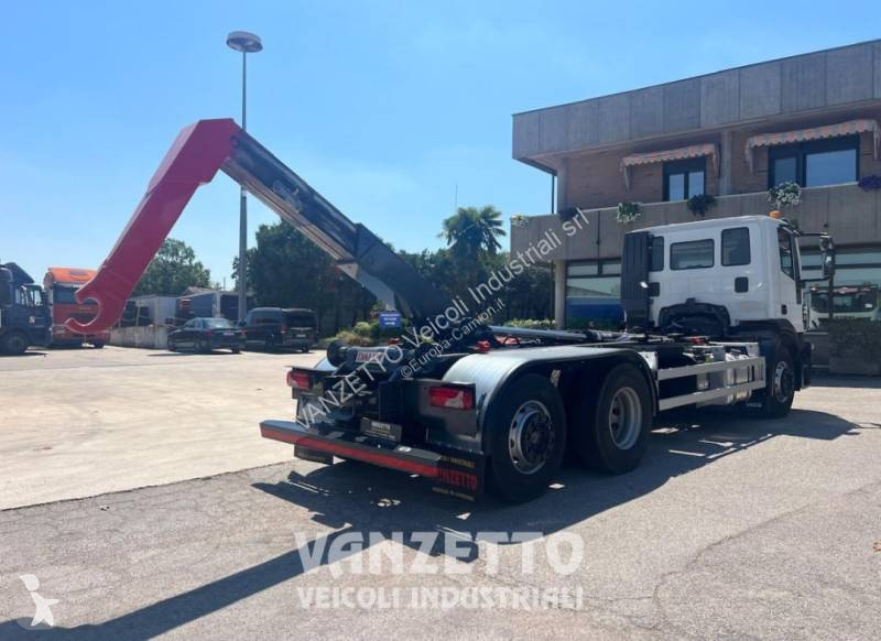شاحنة Iveco