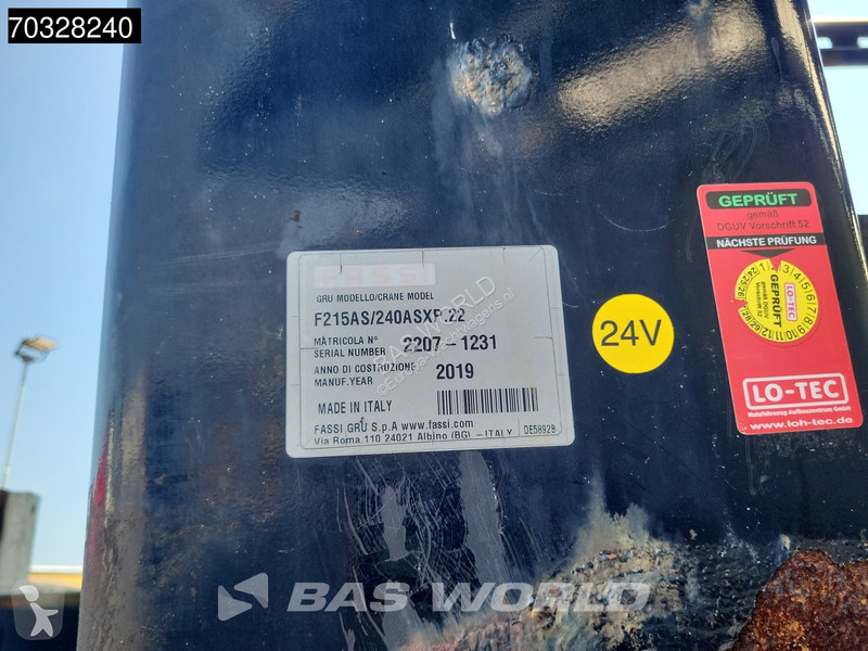 شاحنة Iveco X-Way 570 X-Way 6X2 Fassi F215...