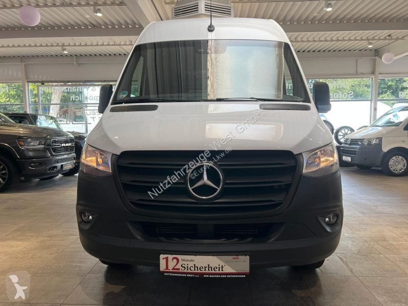 Mercedes 516...