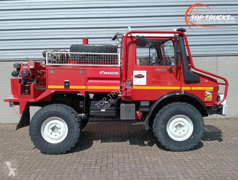 Camion Mercedes U 1200 4x4 -1,150 liter water...