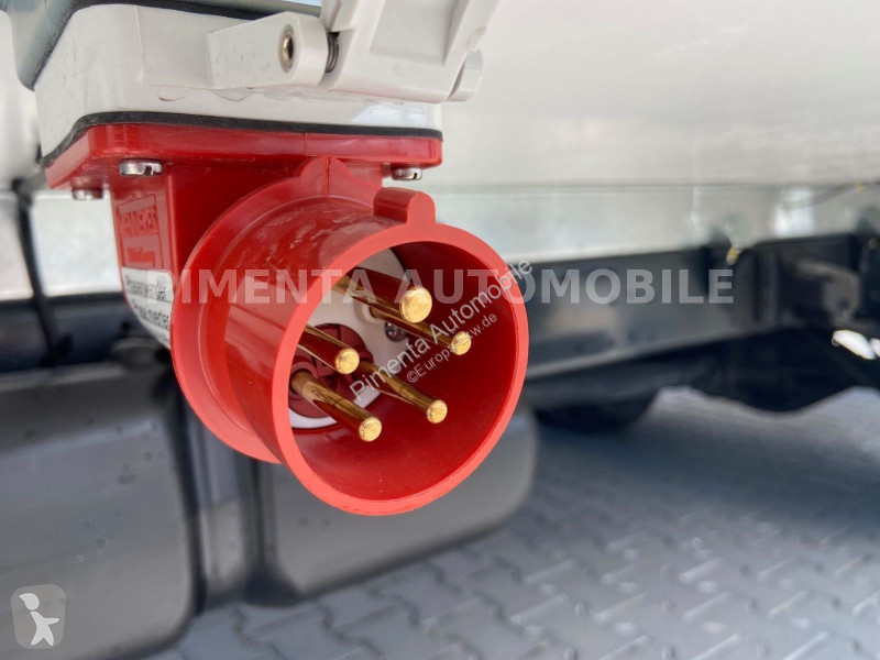 شاحنة Iveco 70C18A8P AUT LUF TK 2,46m BR LED...