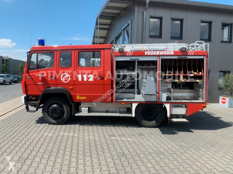 شاحنة Mercedes AF / 4x4 /AHK / TOP ZUSTAND