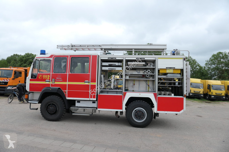 شاحنة MAN 10.224 DoKa LHF 16/12 4x4 Wassertank...