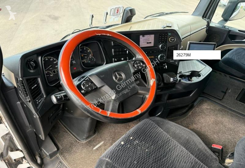 شاحنة Mercedes 1842