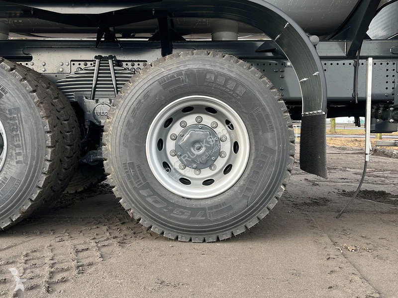 Camión Iveco AD380T43WH AT Fuel Tank Truck (4...