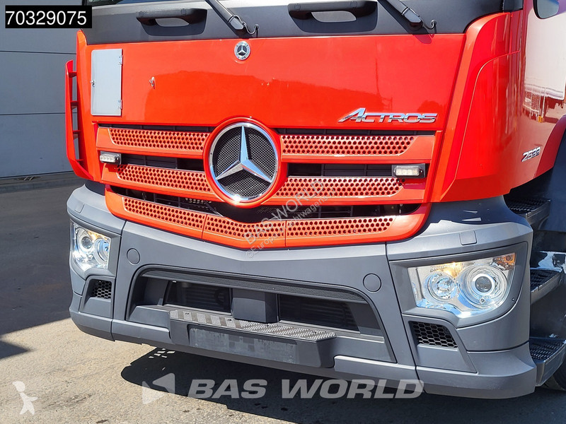 شاحنة Mercedes 2533 6X2 LOW Mileage! Lifting...