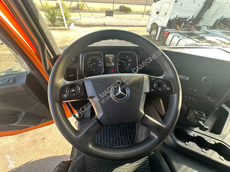 شاحنة Mercedes  2040 LS