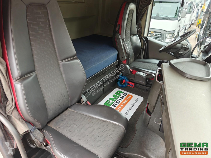 شاحنة Volvo 460 6x4 GlobeTrotter Euro6C - VDL...
