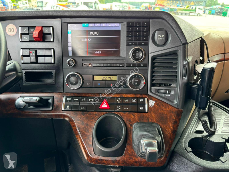 شاحنة Mercedes 2551 6x2 ADR / STREAMSPACE