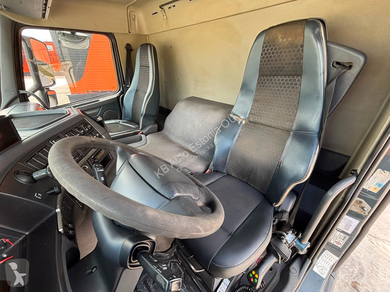شاحنة Volvo 8x4*4 BERGER L110 / HYVALIFT L=5700 mm