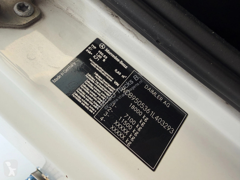 شاحنة Mercedes 1833 met Palfinger PK12000...