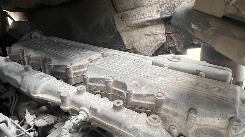 شاحنة DAF 410 (EURO 3 / BOITE MANUELLE / LAMES...