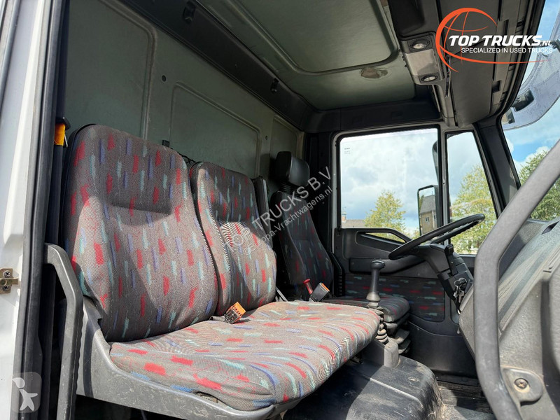 Camion Iveco 180 E28 Box truck - Tail lift - D...