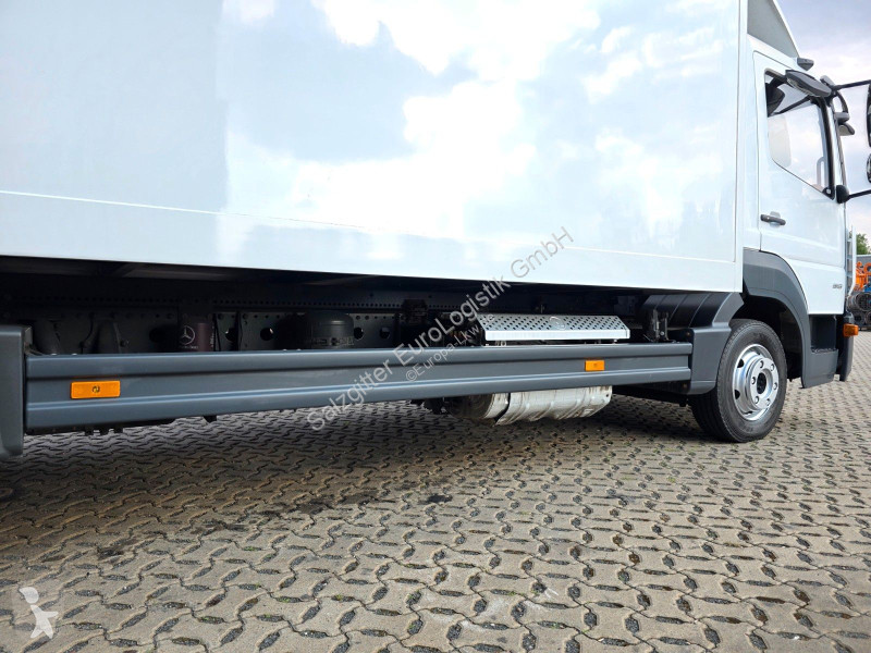 Vrachtwagen Mercedes 818 | 3 Sitzen | Ladebordwand