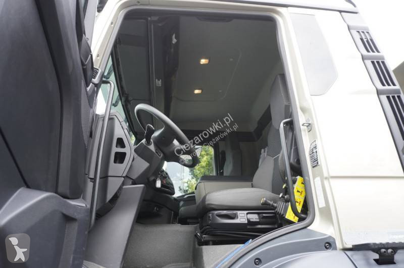 Camion MAN 33.480