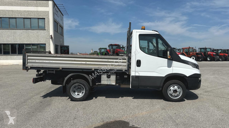 Camión Iveco DAILY 35-140 4x2