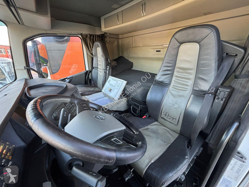 Camión Volvo 540 6x4 RETARDER / BOX L=4643 mm