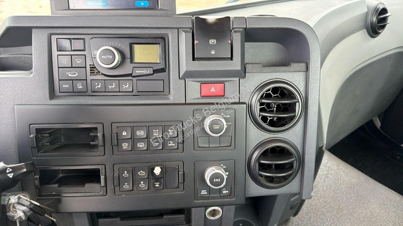 Camión Renault C440 (BELGIAN TRUCK / PALFINGER...