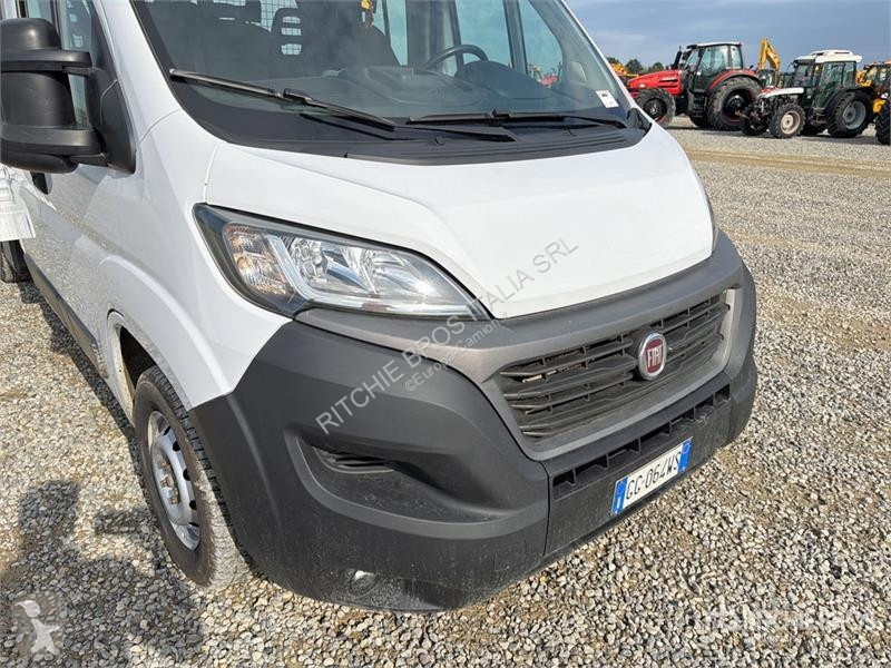 Kamion Fiat ducato Crew Cab Flatbed Truck