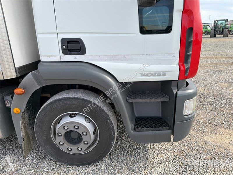 Kamion Iveco 140E28 4x2 Refrigerated Truck