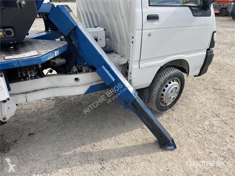 Kamion Comet New Esk 14 14 m on Piaggio Porter...