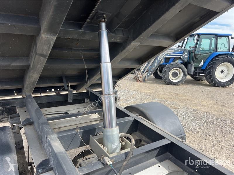 Camión Ford 350-130 S/A Dump Truck