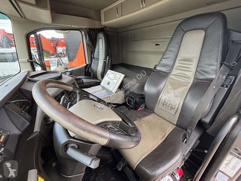 Volvo 540 6x4 RETARDER / BOX L=4449 mm truck