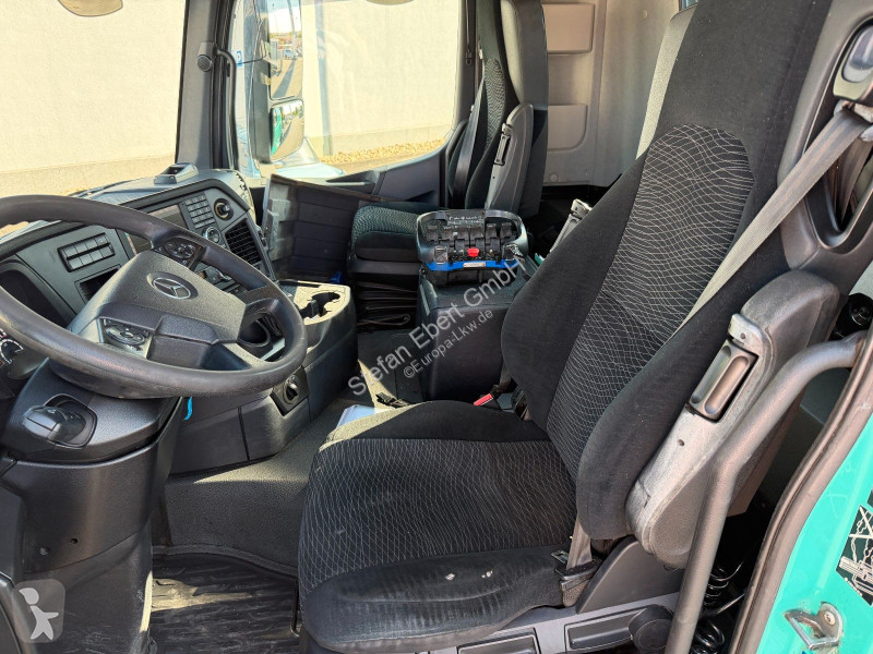 Kamion Mercedes 3251K 8x4 AMTEC Thermokipper...