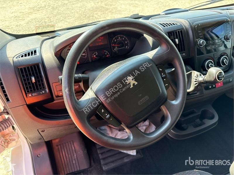 Camión Peugeot 333 L1H1 2.2 BLUEHDI 140CV SeS...