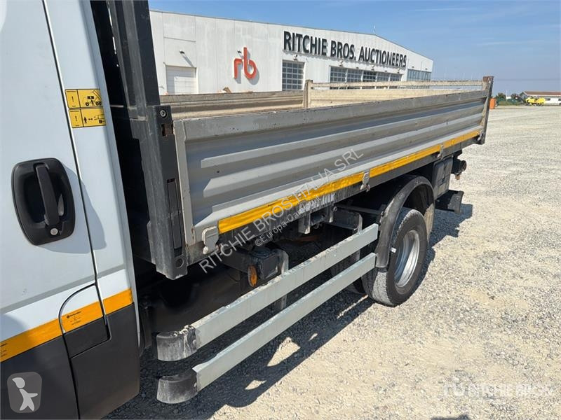 Camión Iveco 60-150 4x2 S/A Dump Truck