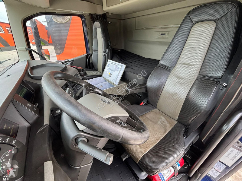 Camión Volvo 540 6x4 RETARDER / TANDEM AXLE...