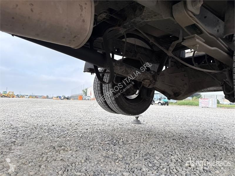 Camion  PNT205 NHD 18.1 m on Nissan Cabstar...