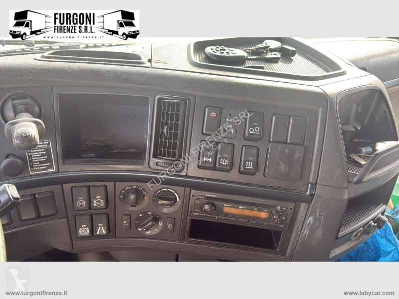 Грузовик Volvo TRUCK D7E320 Altri Modelli