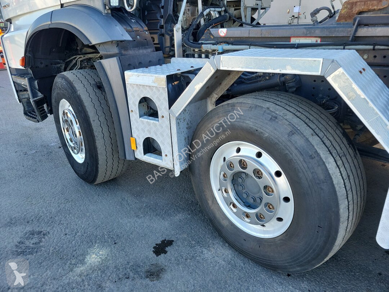 Lastbil Mercedes 3251