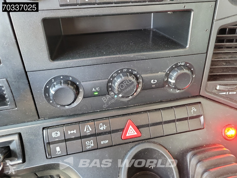 Camion Mercedes 2124 4X2 2t Tailgate 6-Cylinder...