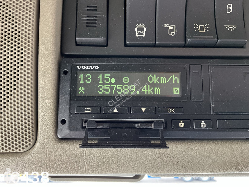 Volvo 460 8x4 Euro 6 HMF 19 Tonmeter Z-kraan truck