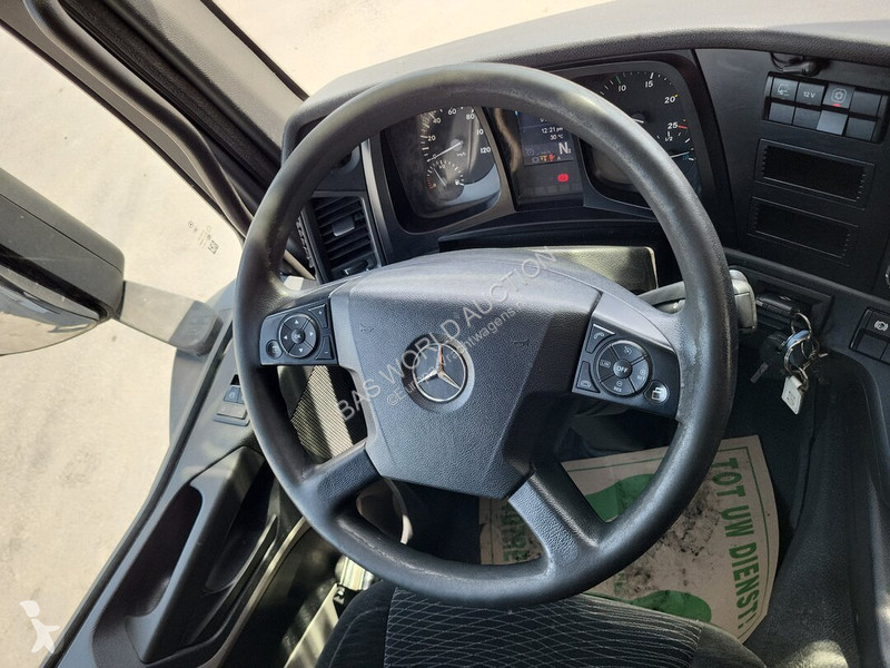 Camião Mercedes 2636