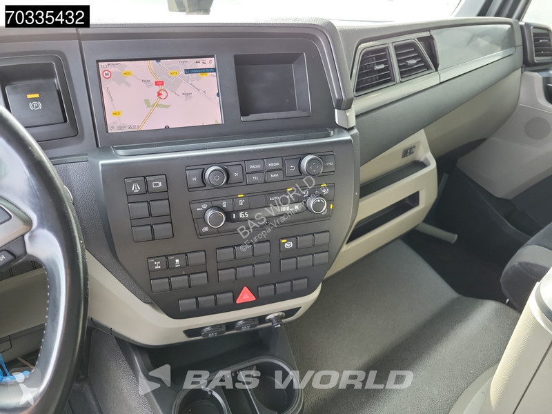 Lastbil MAN 12.250 4X2 12t Automatic Tailgate...