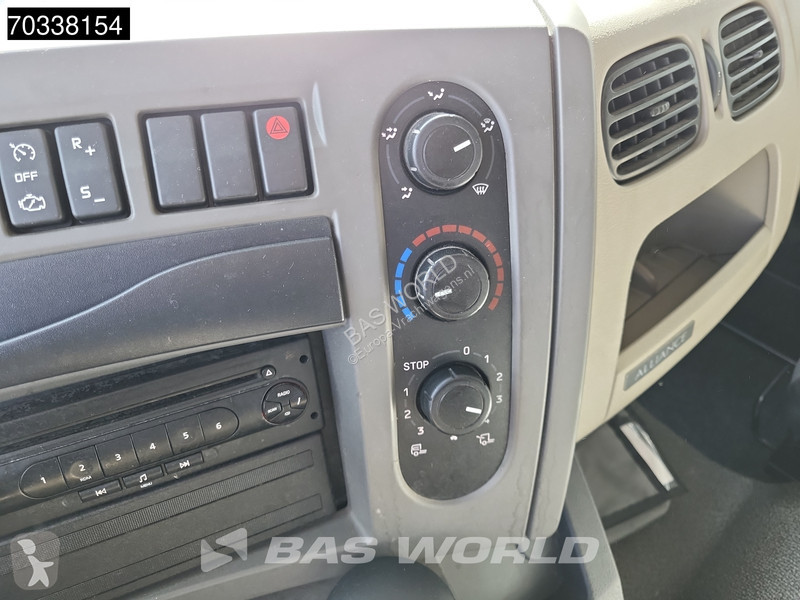 Lastbil Renault 220 4X2 12t Tailgate Manual...