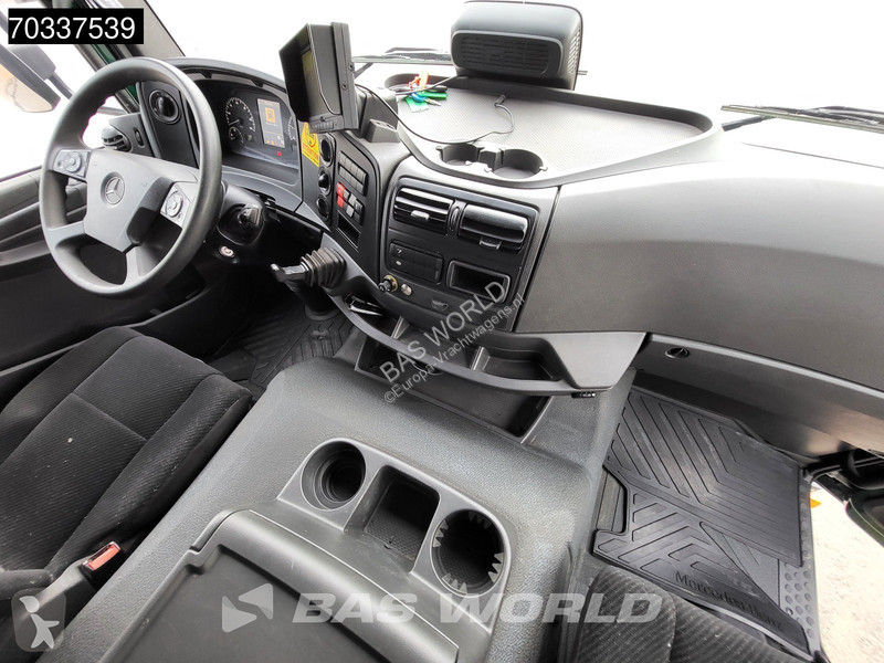 Lastbil Mercedes 1324 4X2 6-Cylinder Engine...