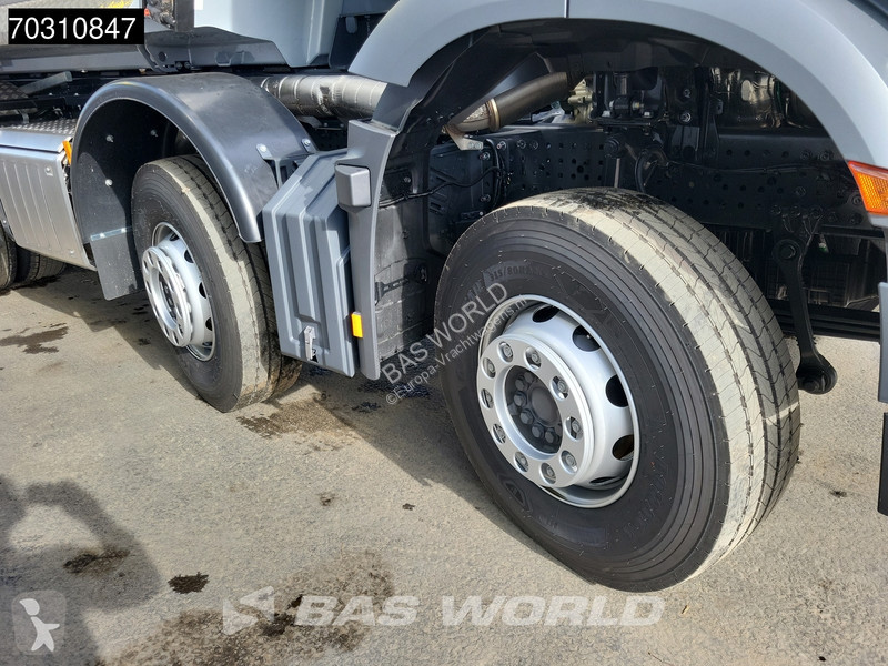 Camión Mercedes 4242 8X4 20m3 Tipper 13-Ltr...