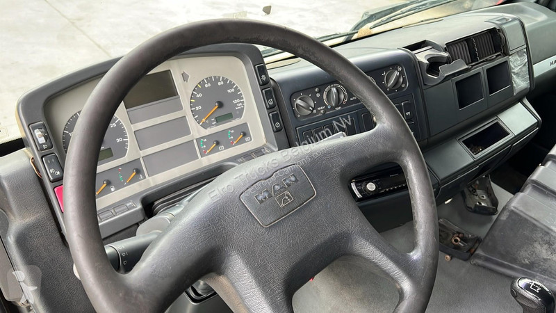 Camión MAN 26.460 (MANUAL GEARBOX / POMPE...