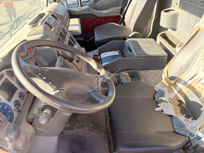 Camião Iveco TA1V3132P