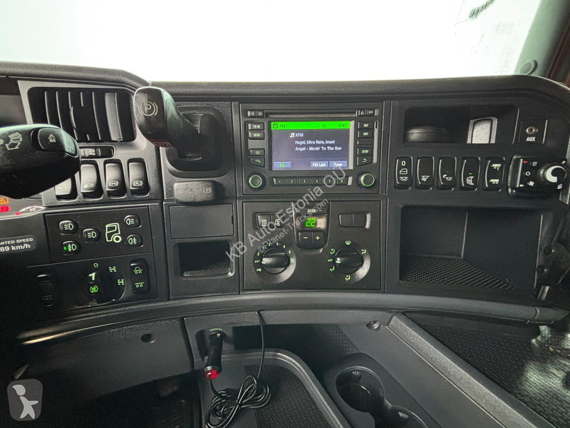 Camión Scania 490 8x4 OPENSIDE BOX