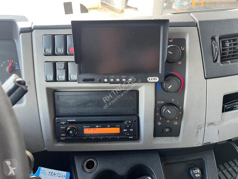 Kamion Volvo 240 4X2 EURO 6 + BAR LIFT 1500 KG