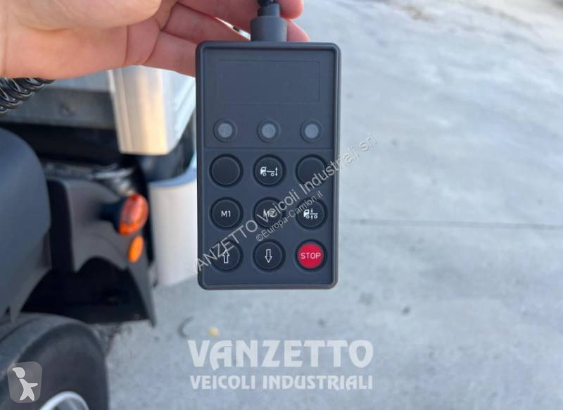 Iveco 120 E 28 P tector truck