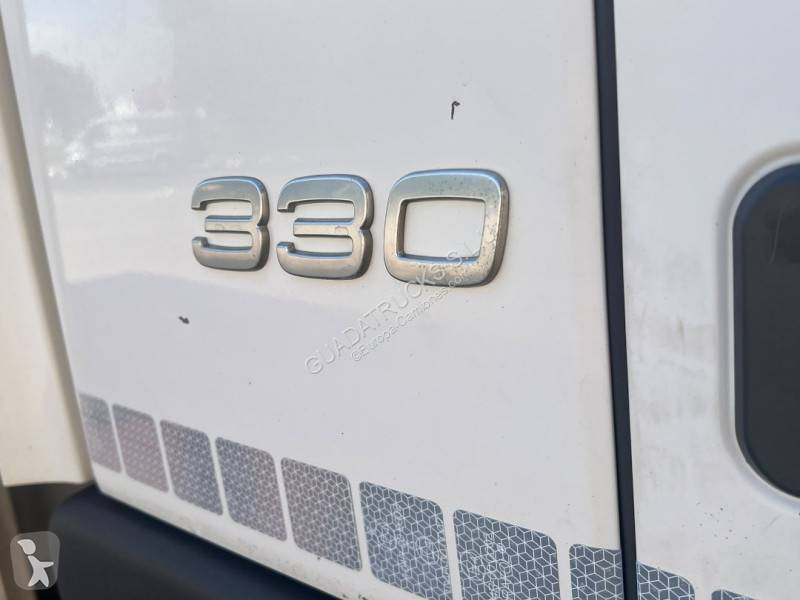 Kamion Volvo 330