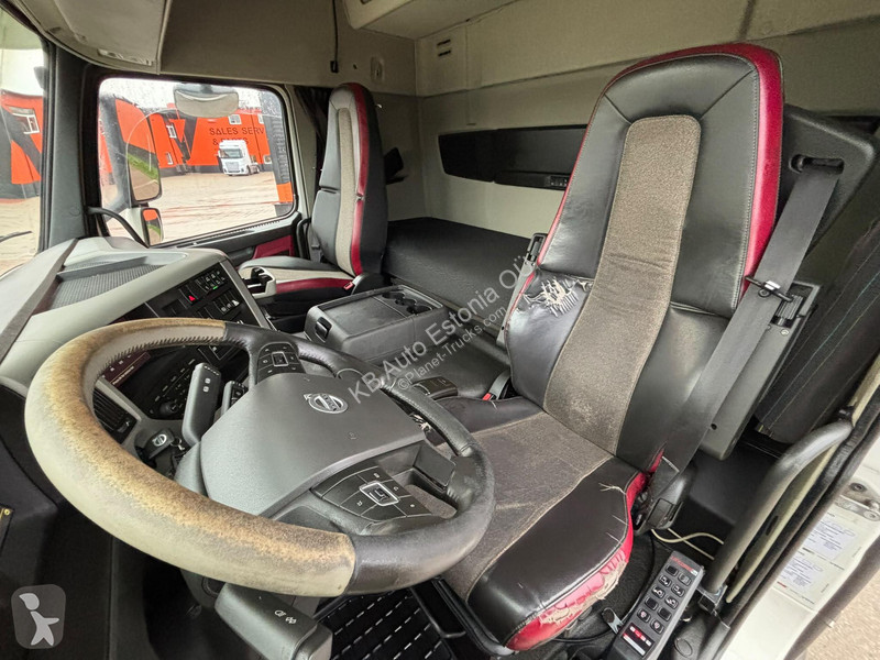 Kamion Volvo 500 8x4*4 HIAB XR 20 ton / L=5600 mm
