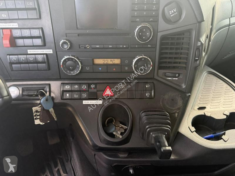 Kamion Mercedes  3358